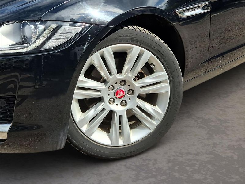 Jaguar XF 2,0 Prestige - fotka 6 z 17