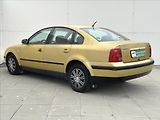 Volkswagen Passat 1,9 TDI  Aut klima Eko zaplace - náhled 11
