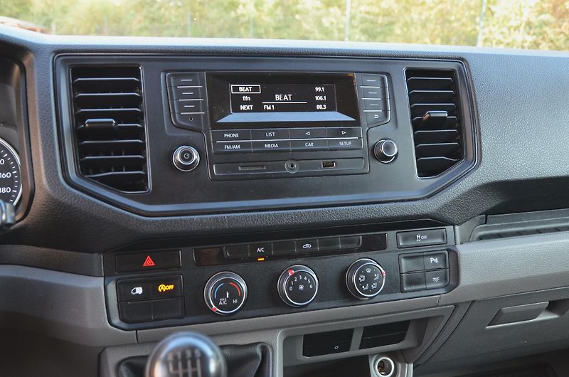 Volkswagen Crafter (2019) 2.0 TDi 103kW L2H2 KLIMATIZACE - fotka 25 z 29