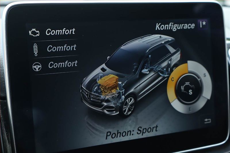 Mercedes-Benz GLE (2016) 350 d - fotka 19 z 27