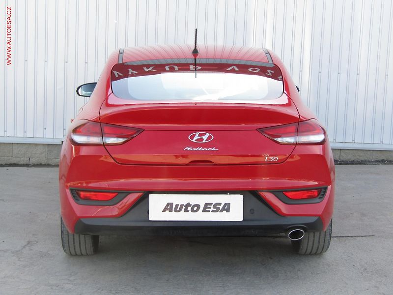 Hyundai i30 (2019) 1.6CRDi, ČR, AC, park.asist - fotka 5 z 16