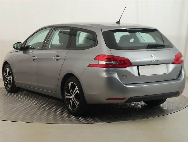 Peugeot 308 (2017) 1.2 PureTech, Navi, Tempomat - fotka 4 z 21