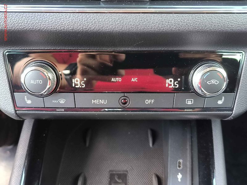 Škoda Kamiq (2021) 1.0 TSi, Style, DSG - fotka 16 z 23