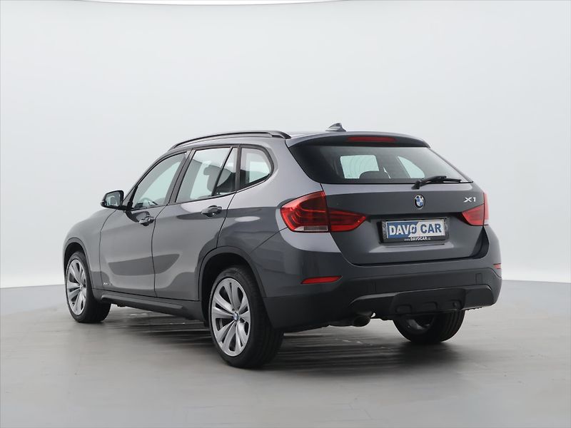 BMW X1 2,0 18d xD Aut. CZ Sport Line - fotka 5 z 21
