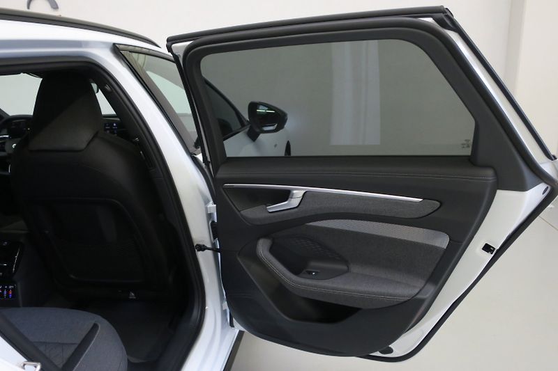 Audi A6 (2026) Avant 2,0TDI Quatt. S-t. S lin - fotka 40 z 50