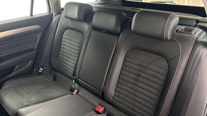 Volkswagen Passat 2.0 TDI DSG Elegance Variant - fotka 16 z 27