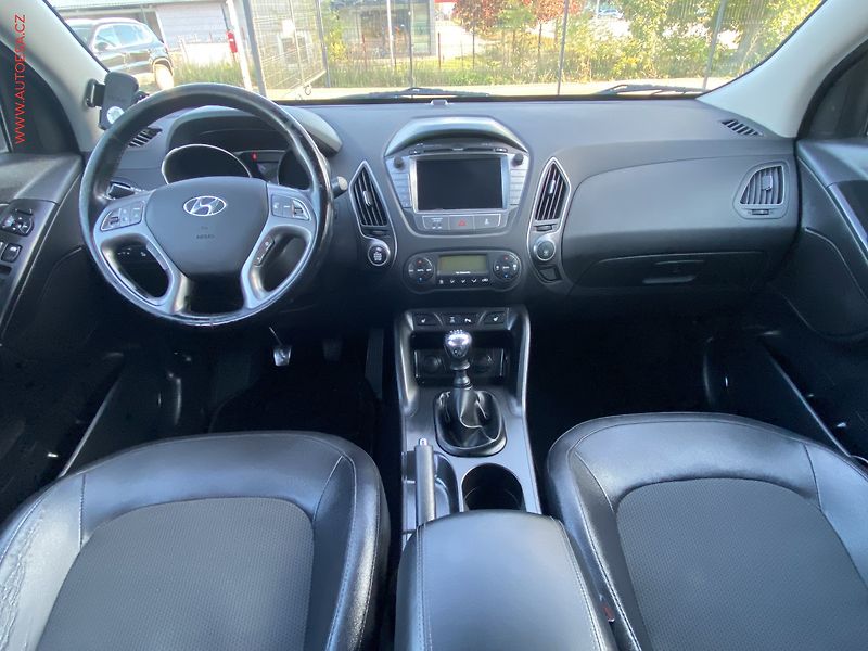 Hyundai ix35 (2014) 2.0CRDi 4x4, ČR, Trikolor, TZ - fotka 8 z 18