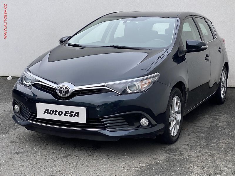Toyota Auris (2015) 1.2T, Comfort, TZ, kamera - fotka 3 z 18