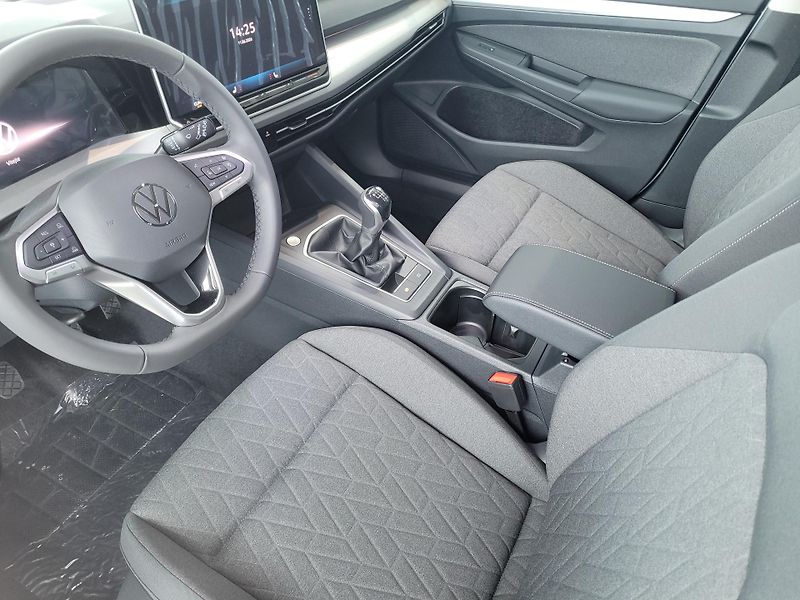 Volkswagen Golf Variant (2026) People 1,5 TSI  - fotka 6 z 8