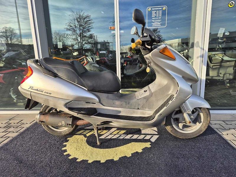 Honda FES 150 Pantheon (2000) - fotka 3 z 18
