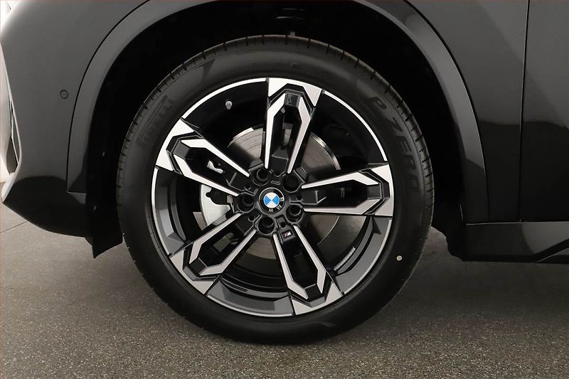 BMW X1 (2025) sDrive18i, Výhřev, Navi - fotka 23 z 25