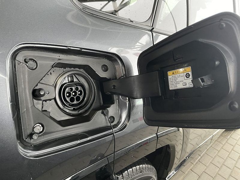 Toyota RAV4 2.5 Plug-in Hybrid ODBĚR 11/26 - fotka 33 z 36