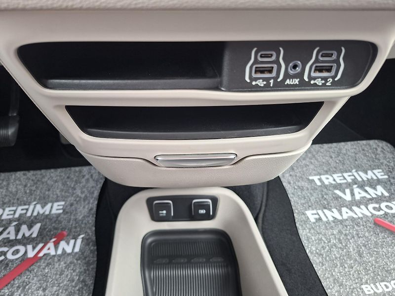 Chrysler Pacifica (2021) 3,6L adapt,anroid, REZERVACE - fotka 30 z 50