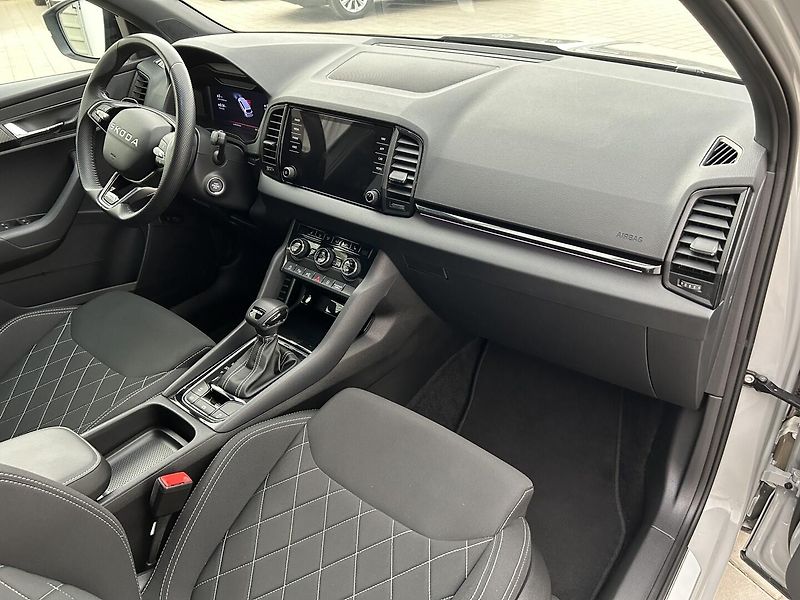 Škoda Karoq 1.5 TSI SportLine - fotka 31 z 32