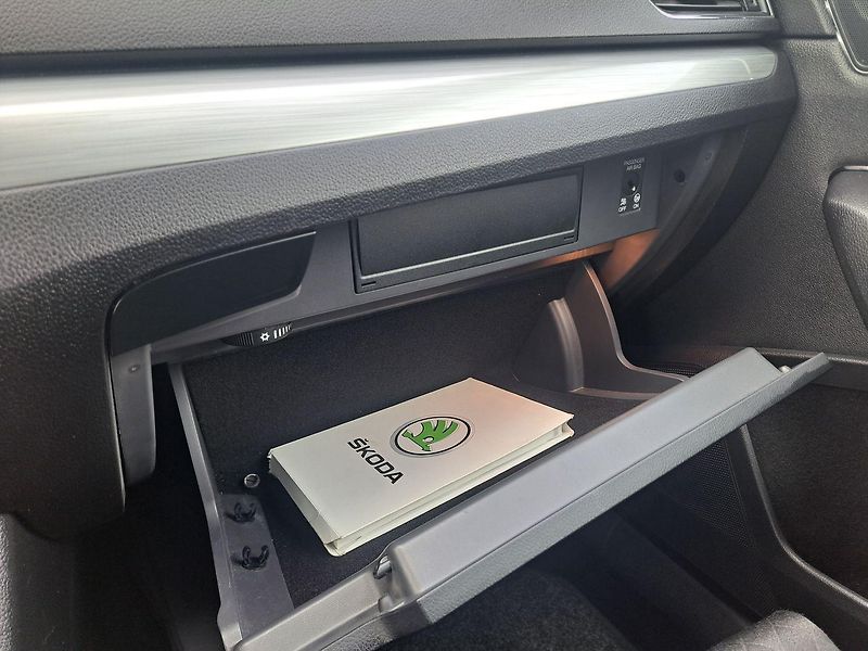 Škoda Superb (2022) 1.5TSI DSG Business Ed. ZÁRUKA - fotka 24 z 33