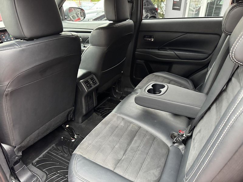 Mitsubishi Outlander (2019) 2.0i Mivec Automat LED 7Míst - fotka 21 z 50