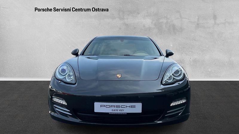 Porsche Panamera 4 - fotka 2 z 29