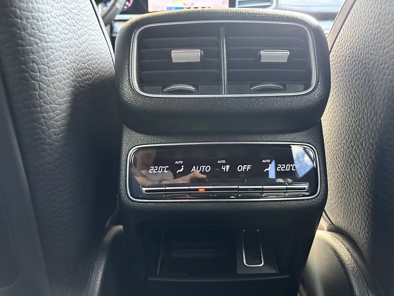 Mercedes-Benz GLE (2023) 400d 4MATIC 9GTRONIC AMG Paket - fotka 61 z 166