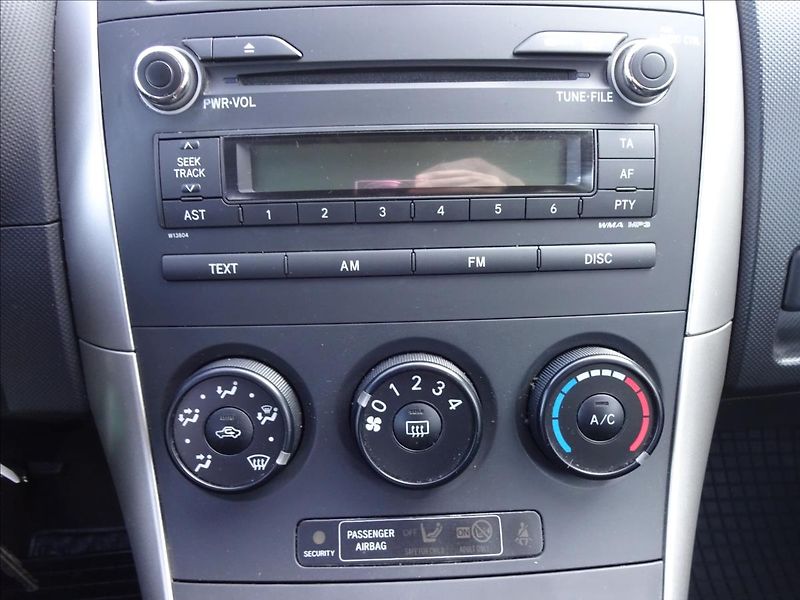 Toyota Auris 1,33 VVTi 74 kW - fotka 33 z 41