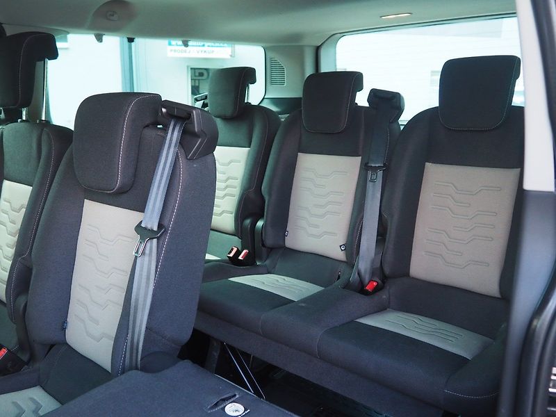 Ford Tourneo Custom (2017) 2.0 TDCi, 125 kW, 9 míst, ČR - fotka 12 z 38