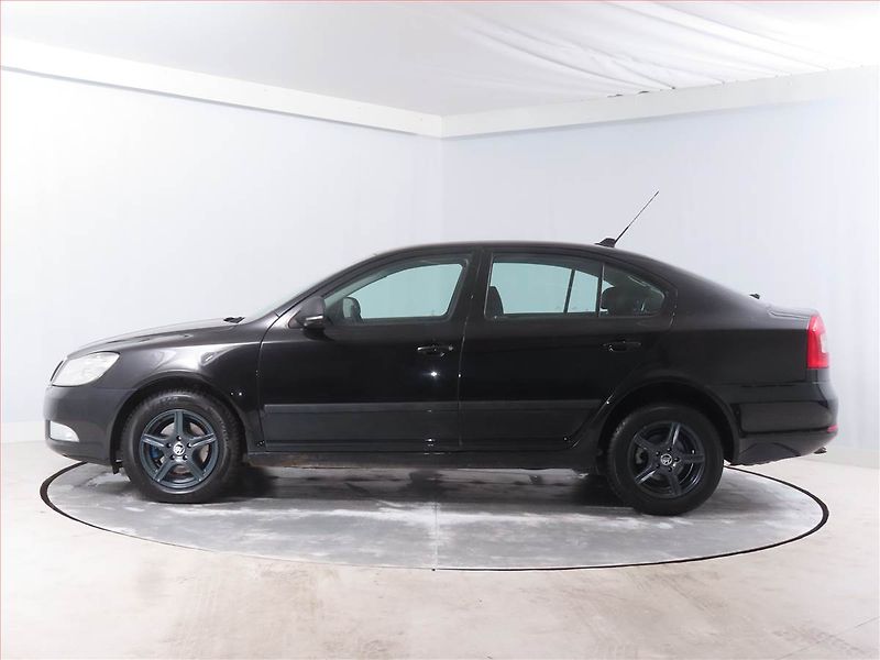 Škoda Octavia (2009) Ambiente Plus 1.9 TDI - fotka 3 z 14