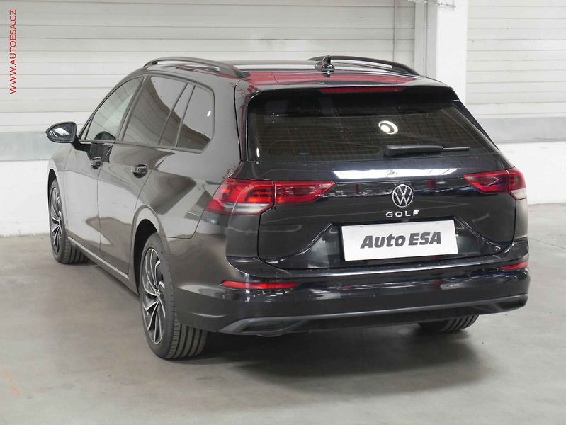 Volkswagen Golf (2020) 2.0 TDi, ČR, Life - fotka 4 z 23