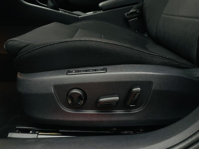 Škoda Superb 1.4TSI 1.MAJITEL KAMERA VÝHŘEV - fotka 34 z 48