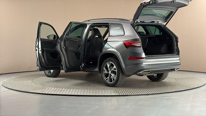 Škoda Kodiaq 2.0 TDI DSG 4x4 Sportline Excl - fotka 7 z 32