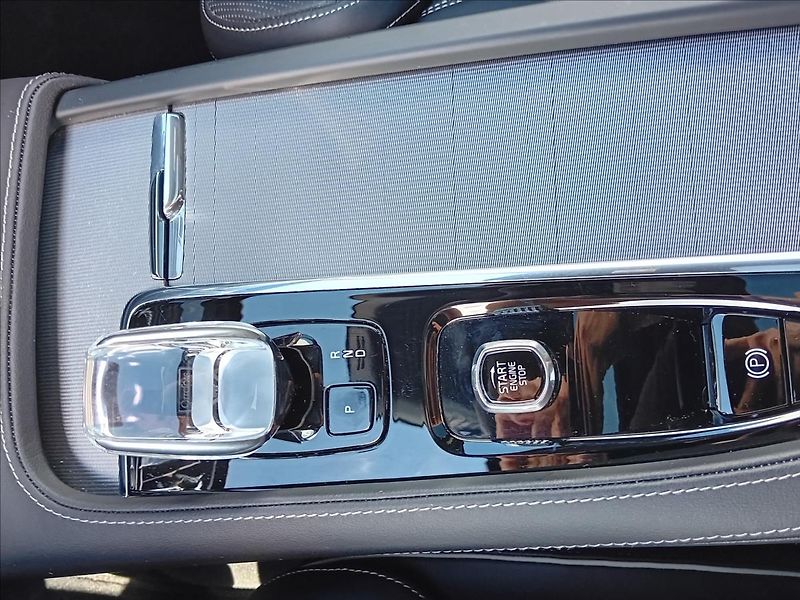 Volvo S90 2,0 B5 AWD ULTIMATE DARK  REZE - fotka 21 z 30
