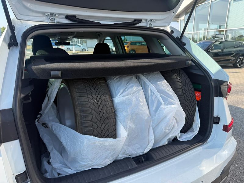 Škoda Kamiq Top Selection 1.0 TSI 85kw - fotka 23 z 25