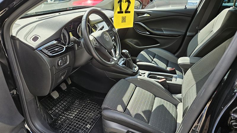 Opel Astra (2021) 1.2i Turbo 81kW  Elegance - fotka 9 z 37