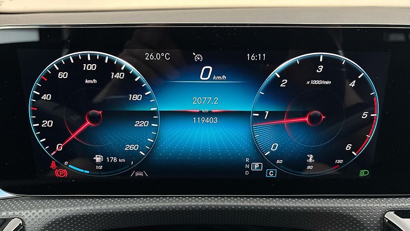 Mercedes-Benz CLA 200d AUT Shooting Brake - fotka 10 z 29