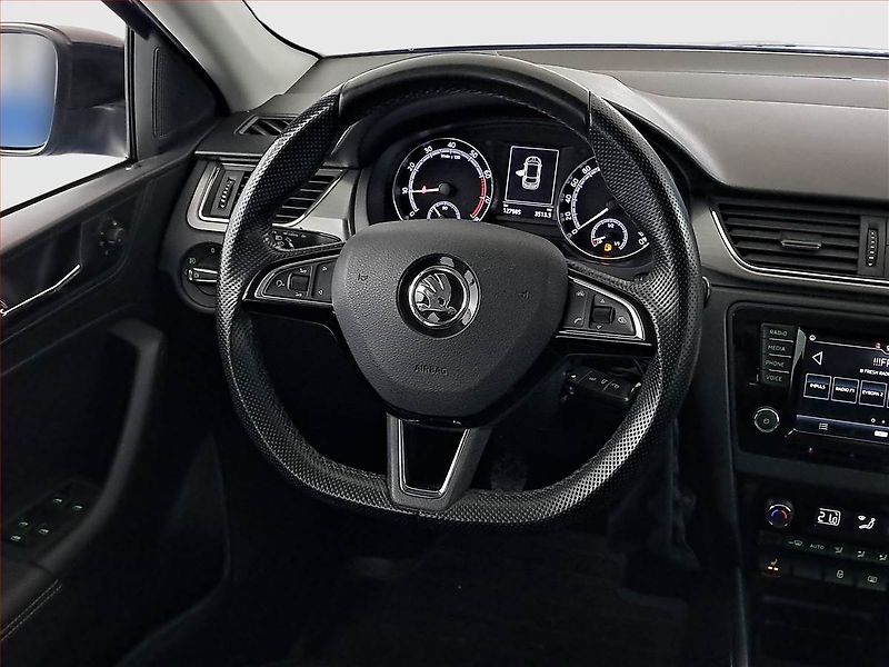 Škoda Rapid (2018) Spaceback 1.0 TSI, Navi - fotka 16 z 20