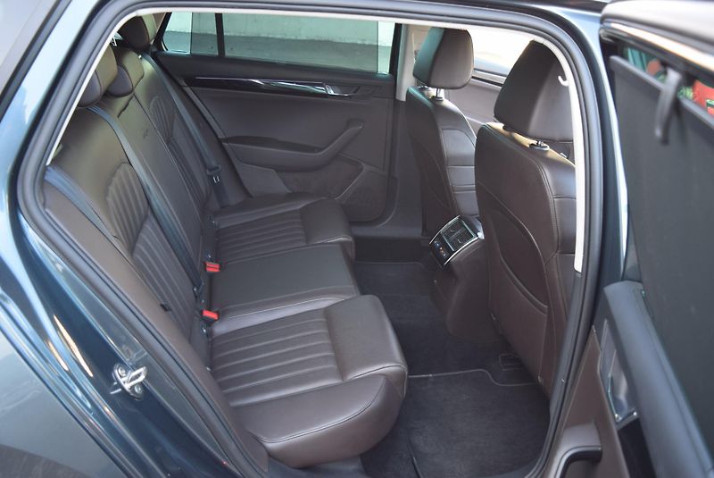 Škoda Superb (2017) 2.0TDI 110kw 4x4 L&K PAN TAŽNÉ - fotka 46 z 50