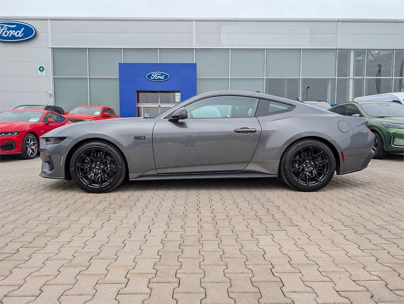 Ford Mustang (2026) V8 GT, Fastback, 5.0 GT 328 kW - fotka 2 z 26