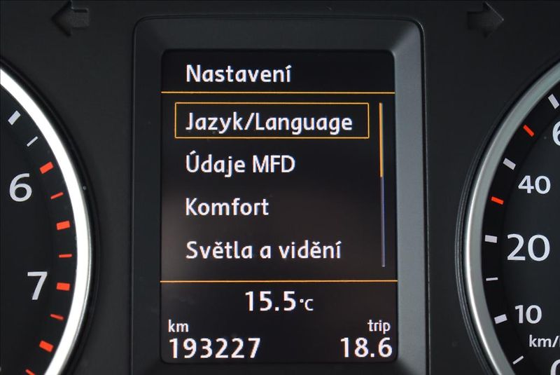 Volkswagen Tiguan 1,4 TSi, 1.maj,navi,kůže,pano, - fotka 20 z 32
