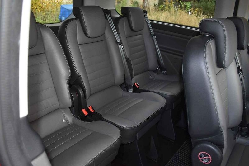 Ford Tourneo Custom je dobře jezdící vůz pro opravdu velké rodiny