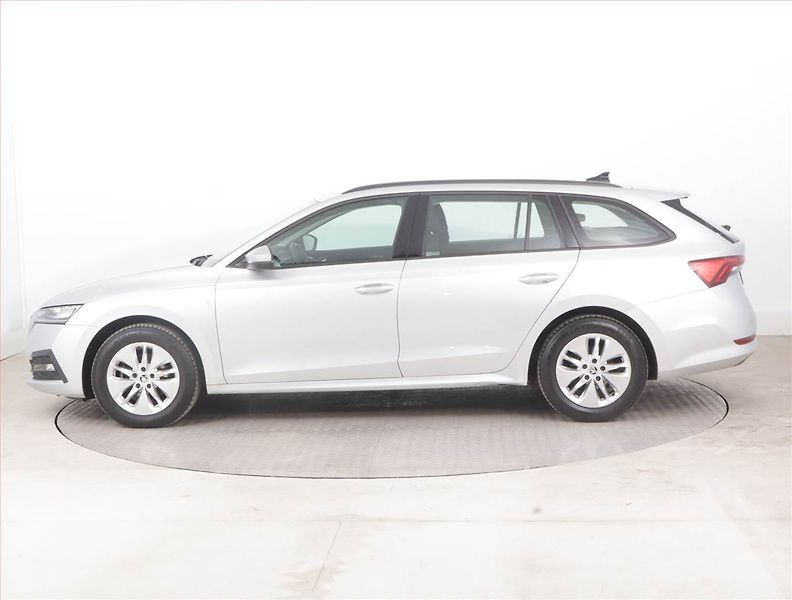 Škoda Octavia (2022) Ambition 2.0 TDI, ČR,1.maj - fotka 6 z 15