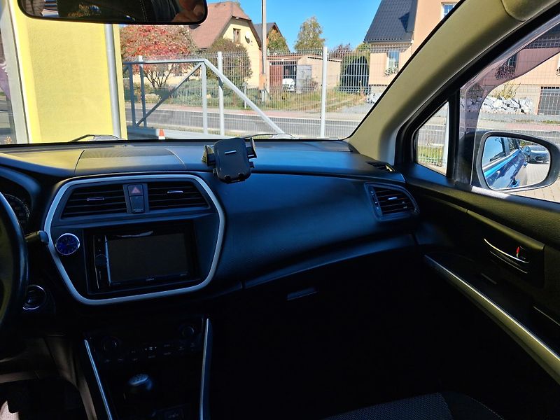 Suzuki SX4 S-Cross (2014) 1,6i 88kw LPG 4x4 NAVI 2x KOLA - fotka 19 z 35