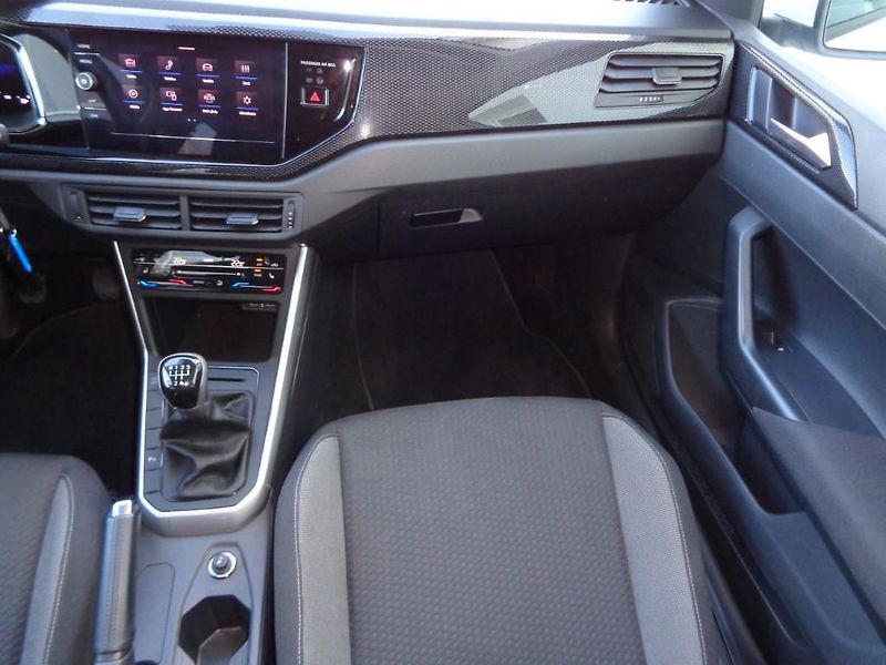 Volkswagen Polo 1.0 TSI LIFE - fotka 19 z 27