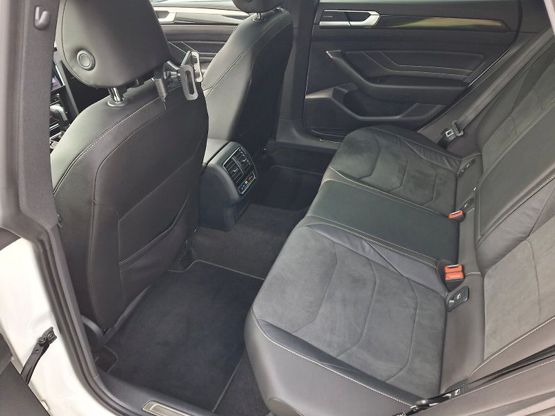 Volkswagen Arteon (2023) Shooting Brake R-Line DSG 4x4 - fotka 7 z 35