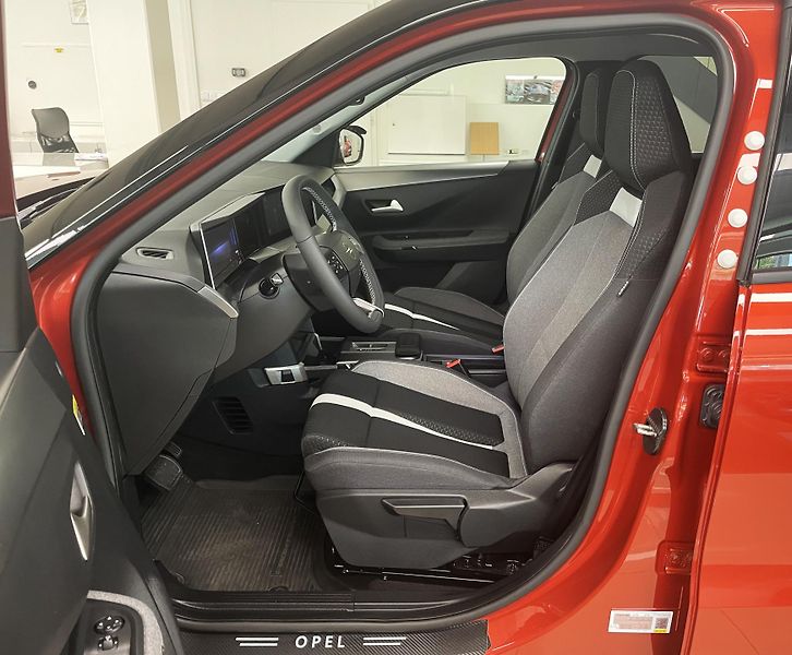Opel Frontera 1.2 TURBO HYBRID, 1. MAJ., ČR - fotka 8 z 29