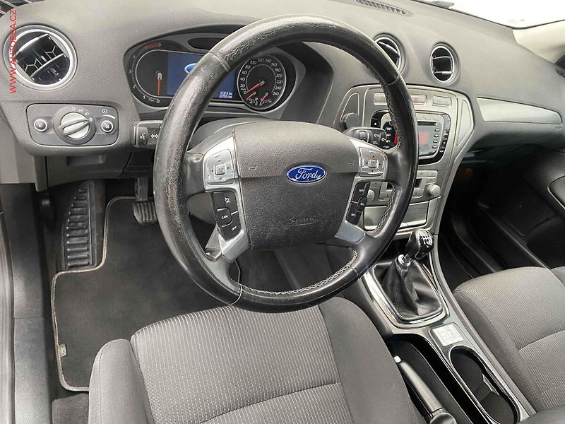 Ford Mondeo (2010) 2.2TDCi, ČR, Bixen, park - fotka 12 z 18