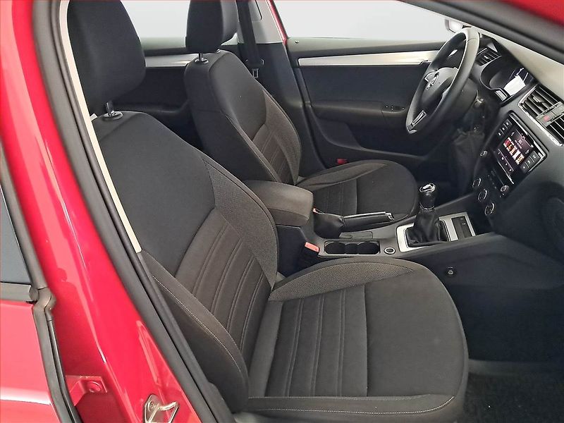 Škoda Octavia (2017) Ambition 1.6 TDI, Serv.kniha - fotka 9 z 19