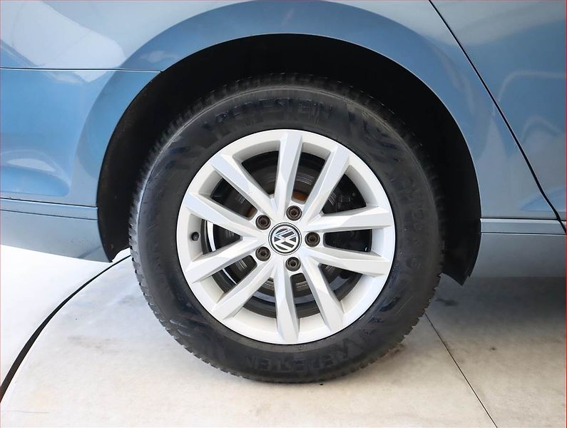 Volkswagen Passat (2015) 2.0 TDI, Automat, Serv.kniha - fotka 15 z 20