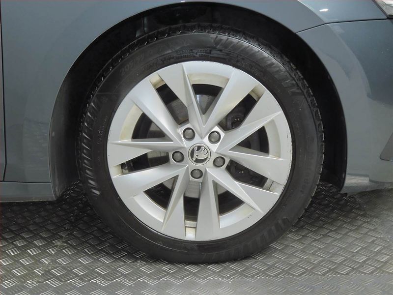 Škoda Octavia (2020) 2.0 TDI, Navi, Tempomat - fotka 14 z 19