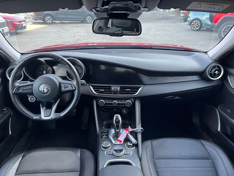 Alfa Romeo Giulia Super 2.2 JTdm Super 160k AT8 - fotka 7 z 10