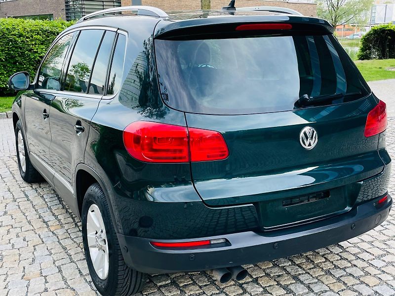 Volkswagen Tiguan 2.0TDI MANUÁL SENZORY 1MAJITEL - fotka 16 z 49