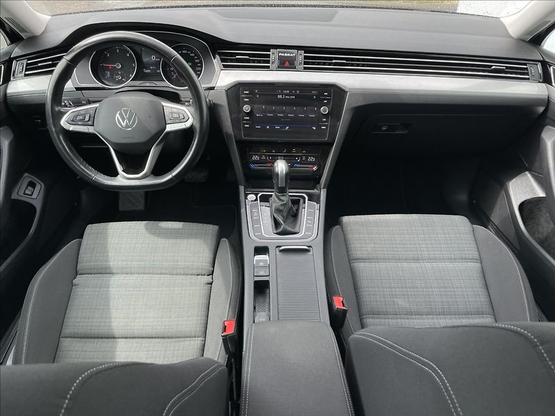 Volkswagen Passat Variant 2,0 TDI DSG Business TAŽNÉ+ACC - fotka 6 z 22