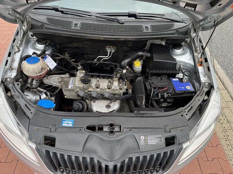 Škoda Fabia 1.2 HTp Special - fotka 23 z 36
